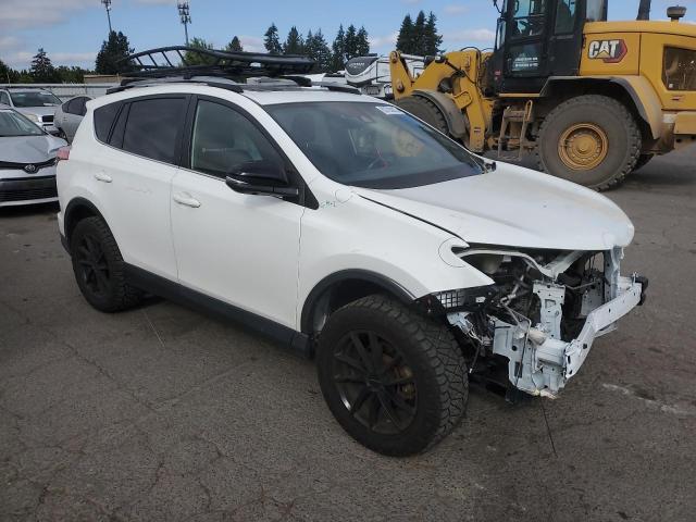 JTMJFREV9HJ166664 - 2017 TOYOTA RAV4 SE WHITE photo 4