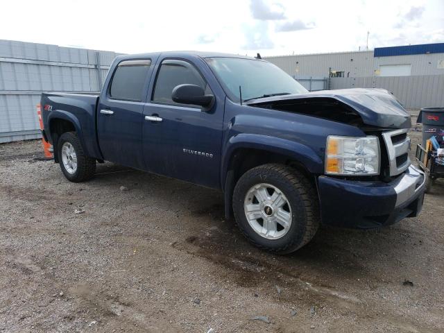 1GCPKSE33BF177813 - 2011 CHEVROLET SILVERADO K1500 LT BLUE photo 4