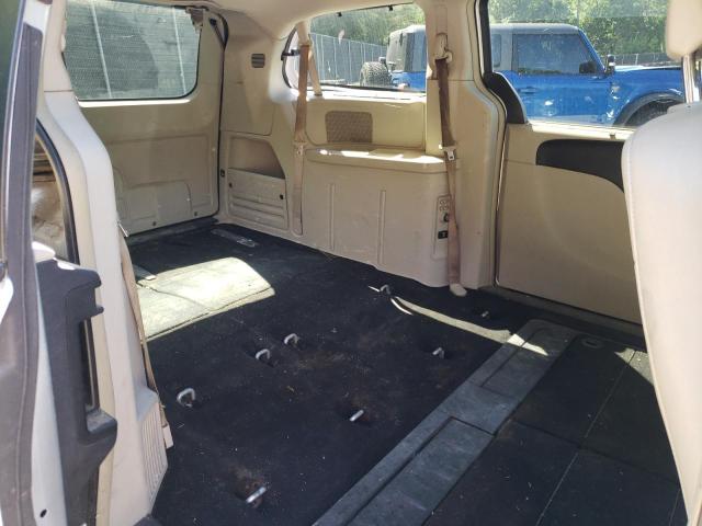 2C4RC1CG1CR209092 - 2012 CHRYSLER TOWN & COU TOURING L SILVER photo 11