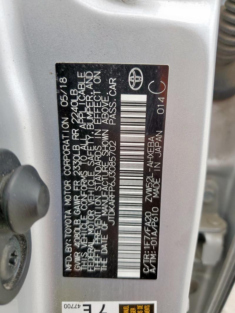 JTDKARFP6J3085702 - 2018 TOYOTA PRIUS PRIM 银色 照片 12