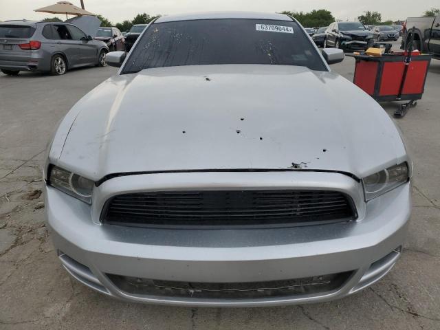 1ZVBP8AM7D5214266 - 2013 FORD MUSTANG SILVER photo 5