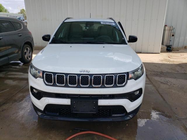 3C4NJDBN7PT561649 - 2023 JEEP COMPASS LATITUDE WHITE photo 5