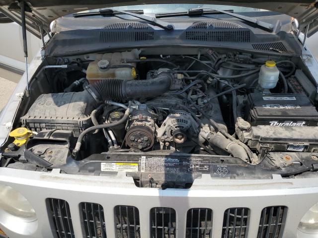 1J4GL38K65W726389 - 2005 JEEP LIBERTY RENEGADE 银色 照片 12