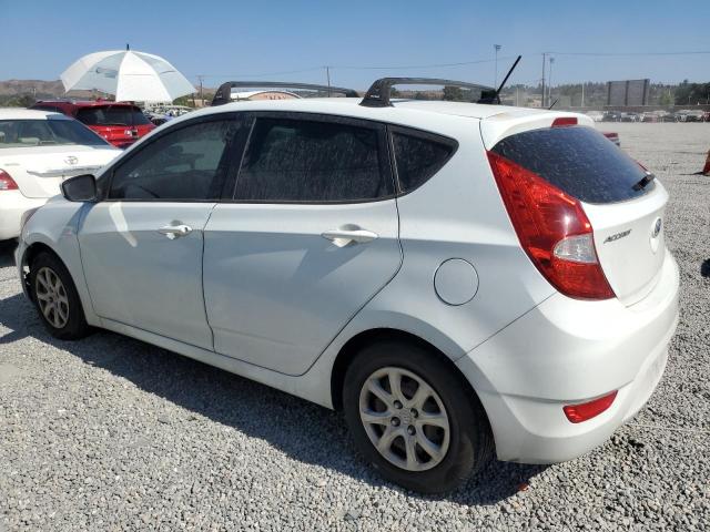 KMHCT5AEXDU069963 - 2013 HYUNDAI ACCENT GLS WHITE photo 2