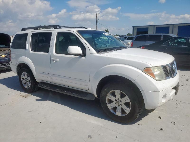 5N1AR18U76C673748 - 2006 NISSAN PATHFINDER LE WHITE photo 4