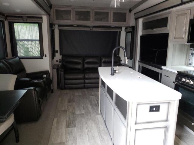 4YDF3122XM4702389 - 2021 KEYSTONE MONTANA CREAM photo 6