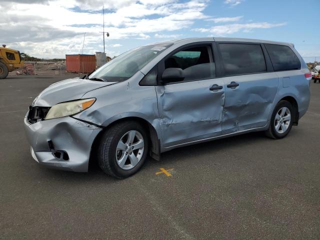 5TDZK3DC8DS313792 - 2013 TOYOTA SIENNA SILVER photo 1