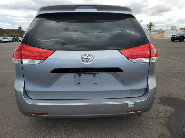 5TDZK3DC8DS313792 - 2013 TOYOTA SIENNA SILVER photo 6