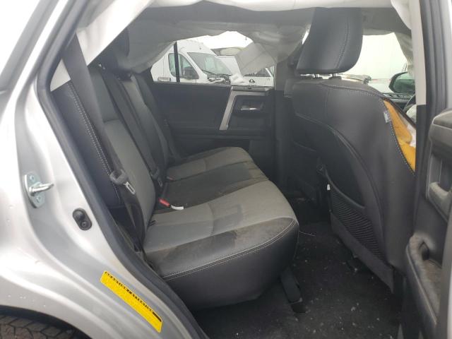 JTENU5JR3N6019517 - 2022 TOYOTA 4RUNNER SR5/SR5 PREMIUM 银色 照片 10