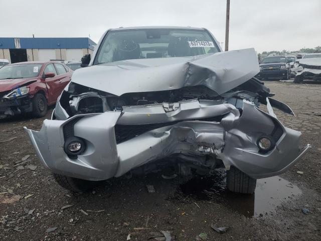 JTENU5JR3N6019517 - 2022 TOYOTA 4RUNNER SR5/SR5 PREMIUM 银色 照片 5