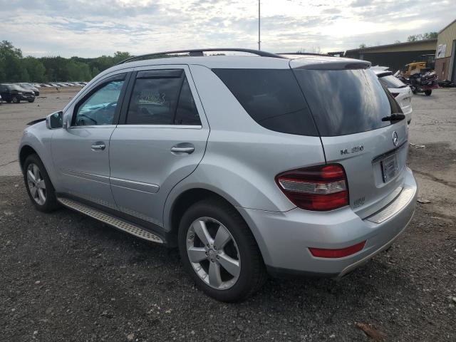 4JGBB8GB1BA697308 - 2011 MERCEDES-BENZ ML 350 4MATIC SILVER photo 2