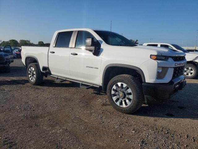 2GC4YME7XN1207613 - 2022 CHEVROLET SILVERADO K2500 CUSTOM WHITE photo 4