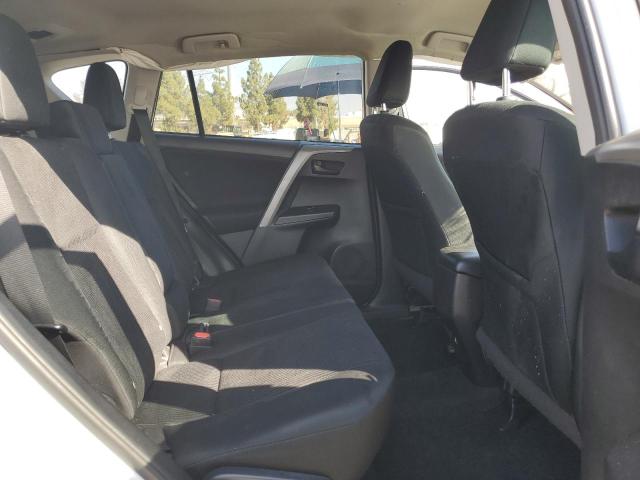 2T3ZFREVXJW450847 - 2018 TOYOTA RAV4 LE თეთრი ფოტო 11