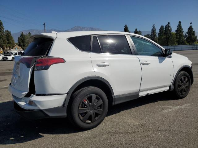 2T3ZFREVXJW450847 - 2018 TOYOTA RAV4 LE თეთრი ფოტო 3