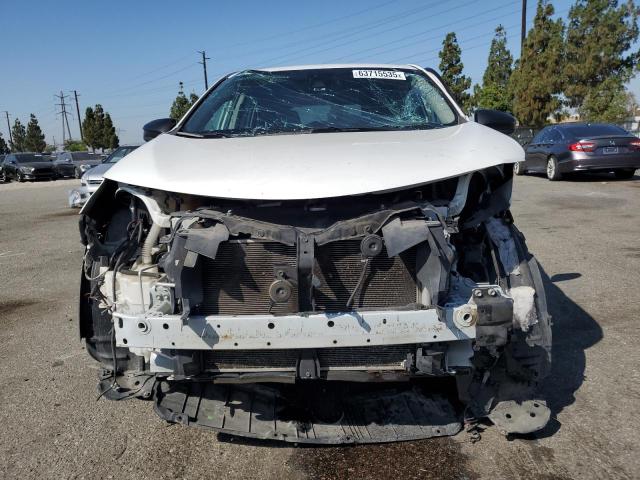 2T3ZFREVXJW450847 - 2018 TOYOTA RAV4 LE თეთრი ფოტო 5