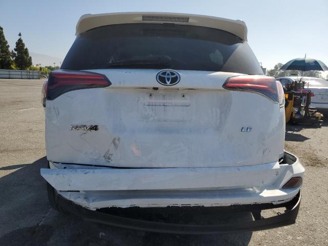 2T3ZFREVXJW450847 - 2018 TOYOTA RAV4 LE თეთრი ფოტო 6