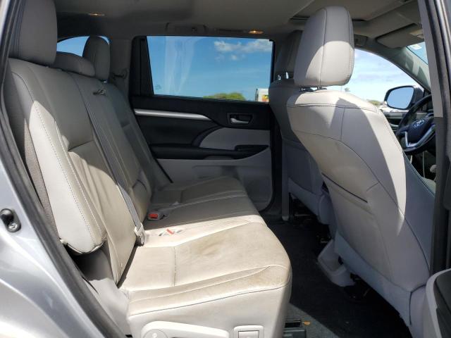 5TDKKRFH9GS151480 - 2016 TOYOTA HIGHLANDER XLE SILVER photo 11