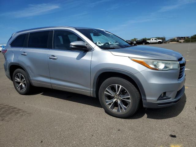 5TDKKRFH9GS151480 - 2016 TOYOTA HIGHLANDER XLE SILVER photo 4