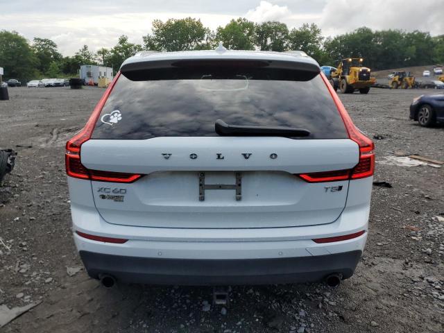 LYV102RK9JB073022 - 2018 VOLVO XC60 T5 WHITE photo 6