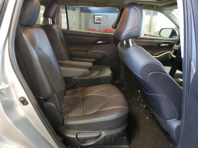 5TDGZRAH7MS076489 - 2021 TOYOTA HIGHLANDER XLE Silber Foto 11