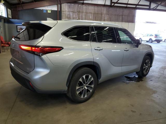5TDGZRAH7MS076489 - 2021 TOYOTA HIGHLANDER XLE Silber Foto 3