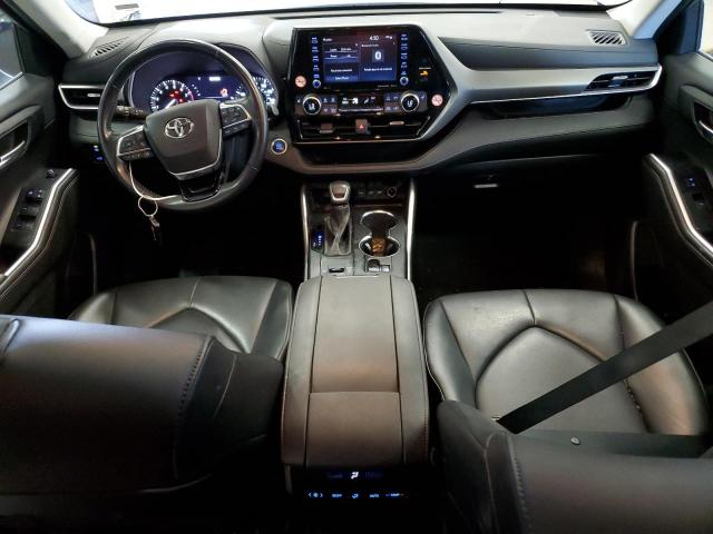 5TDGZRAH7MS076489 - 2021 TOYOTA HIGHLANDER XLE Silber Foto 8