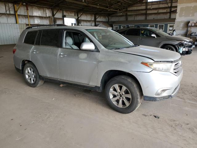 5TDZK3EH8DS138390 - 2013 TOYOTA HIGHLANDER BASE SILVER photo 4