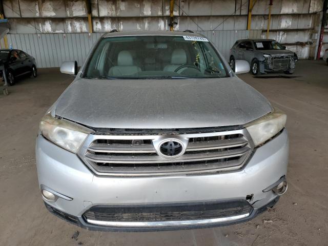 5TDZK3EH8DS138390 - 2013 TOYOTA HIGHLANDER BASE SILVER photo 5