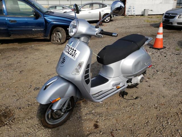 ZAPM319K685009110 - 2008 VESPA GRANTURISM 200 SILVER photo 2