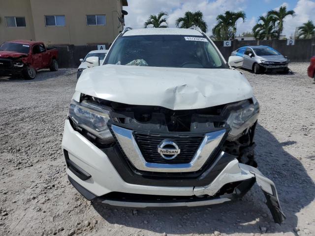 KNMAT2MV4HP570695 - 2017 NISSAN ROGUE S WHITE photo 5