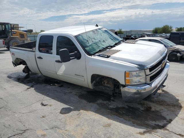 1GC1KXCG6DF235392 - 2013 CHEVROLET SILVERADO K2500 HEAVY DUTY LT WHITE photo 4