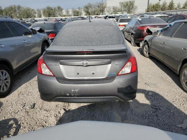 3N1CN7AP4GL890229 - 2016 NISSAN VERSA S ნაცრისფერი ფოტო 6