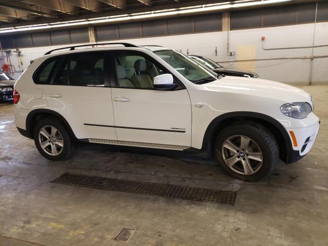 5UXZW0C57CL664293 - 2012 BMW X5 XDRIVE35D WHITE photo 4