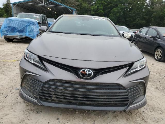 4T1R11AK4RU240812 - 2024 TOYOTA CAMRY LE GRAY photo 5