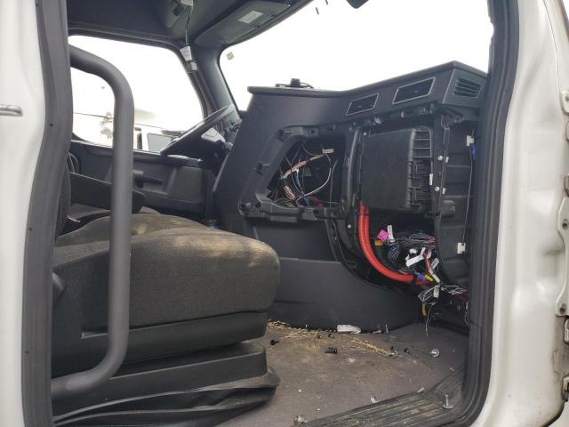 3AKJHHDRXSSVW7190 - 2025 FREIGHTLINER CASCADIA 1 WHITE photo 5