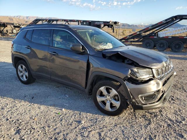 3C4NJCBB7JT487026 - 2018 JEEP COMPASS LATITUDE GRAY photo 4