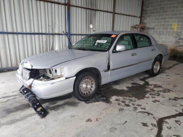 1LNHM81W9XY630812 - 1999 LINCOLN TOWN CAR EXECUTIVE SILVER photo 1