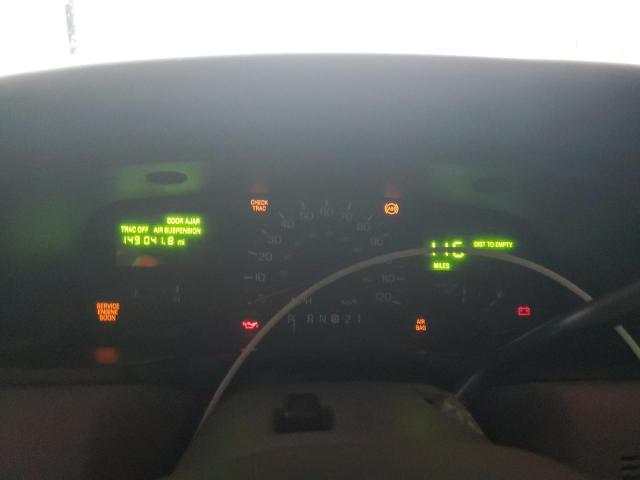 1LNHM81W9XY630812 - 1999 LINCOLN TOWN CAR EXECUTIVE SILVER photo 9