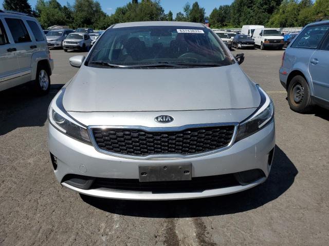 3KPFL4A76JE250050 - 2018 KIA FORTE LX SILVER photo 5