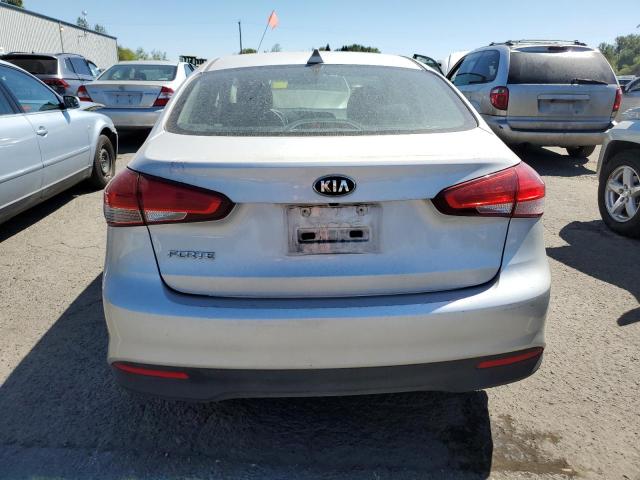 3KPFL4A76JE250050 - 2018 KIA FORTE LX SILVER photo 6