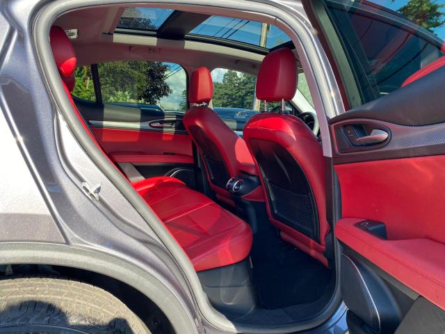 ZASFAKPN0J7B79418 - 2018 ALFA ROMEO STELVIO SPORT Grau Foto 6
