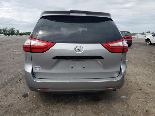 5TDZZ3DC4JS935264 - 2018 TOYOTA SIENNA L SILVER photo 6