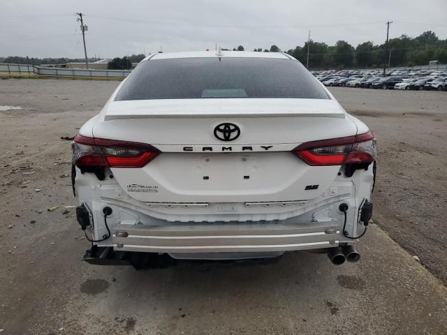 4T1G11AK2PU170330 - 2023 TOYOTA CAMRY SE NIGHT SHADE WHITE photo 6