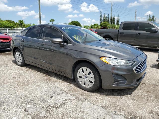 3FA6P0G73KR193777 - 2019 FORD FUSION S GRAY photo 4