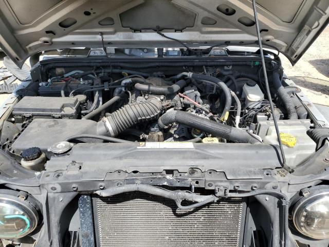 1J4BA3H12BL640744 - 2011 JEEP WRANGLER U SPORT Srebrny zdjęcie 12