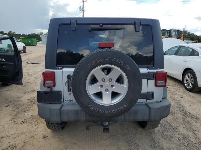 1J4BA3H12BL640744 - 2011 JEEP WRANGLER U SPORT Srebrny zdjęcie 6