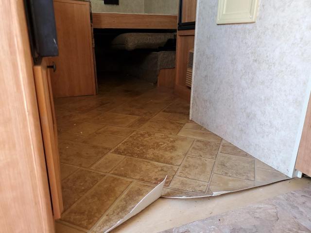 4YDT2402886410955 - 2008 OTHR TRAILER WHITE photo 9