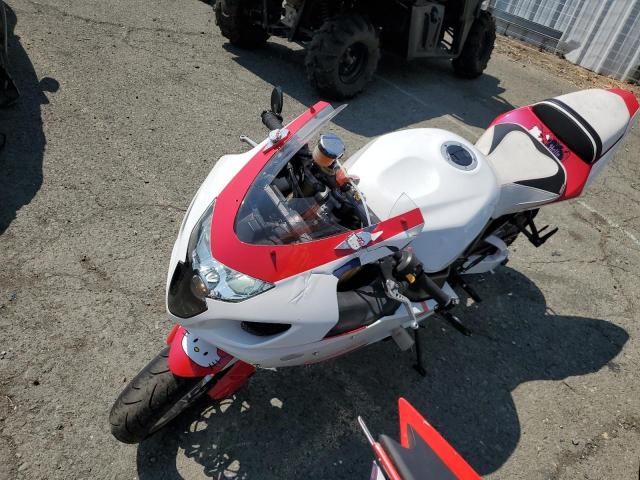 JS1GR7JA752102969 - 2005 SUZUKI GSX-R750 K WHITE photo 2