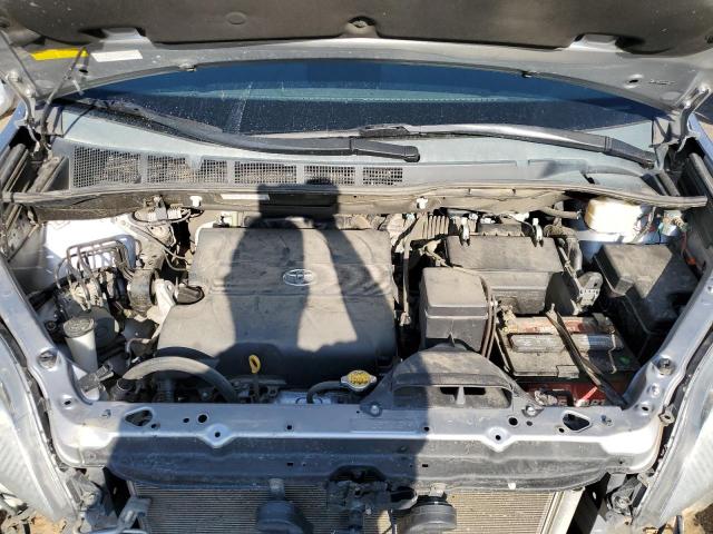 5TDDK3DC6DS067383 - 2013 TOYOTA SIENNA XLE 银色 照片 12