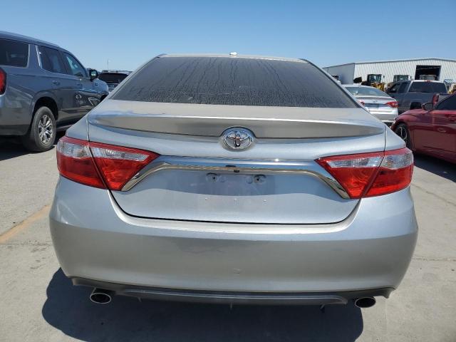 4T1BK1FK5GU570026 - 2016 TOYOTA CAMRY XSE SILVER photo 6